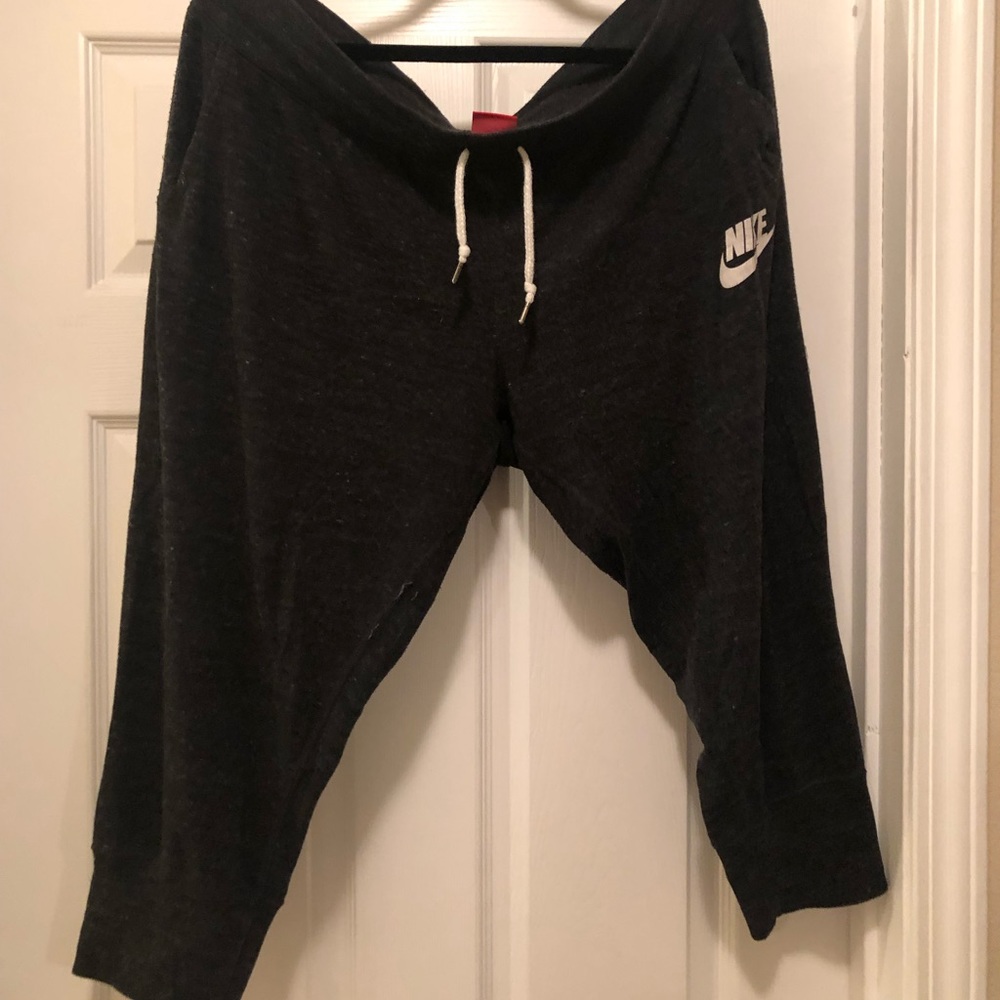 Excellent condition Nike crop joggers
